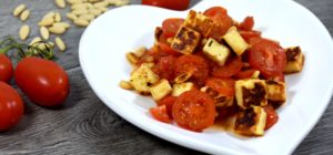 Tomatensalat Halloumi Pinienkerne Rezept by ninakocht.de