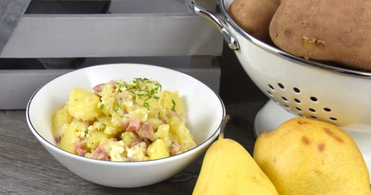 Lauwarmer Kartoffelsalat mit Schinken, Birne & Feta